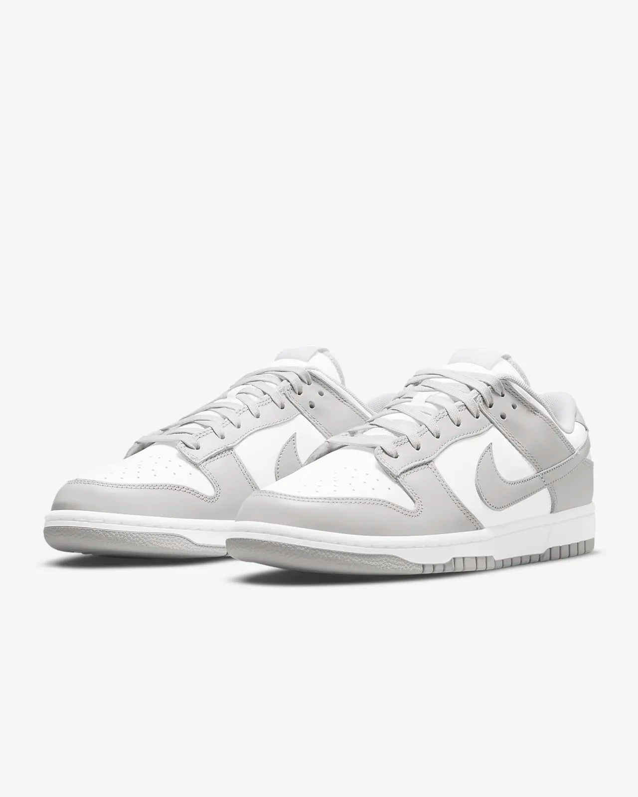 NIKE
 DUNK FAIBLE BROUILLARD GRIS